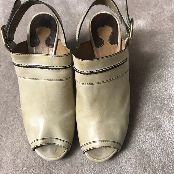 Chloe leather strapped mule with open toe. - Picture 2 of 3